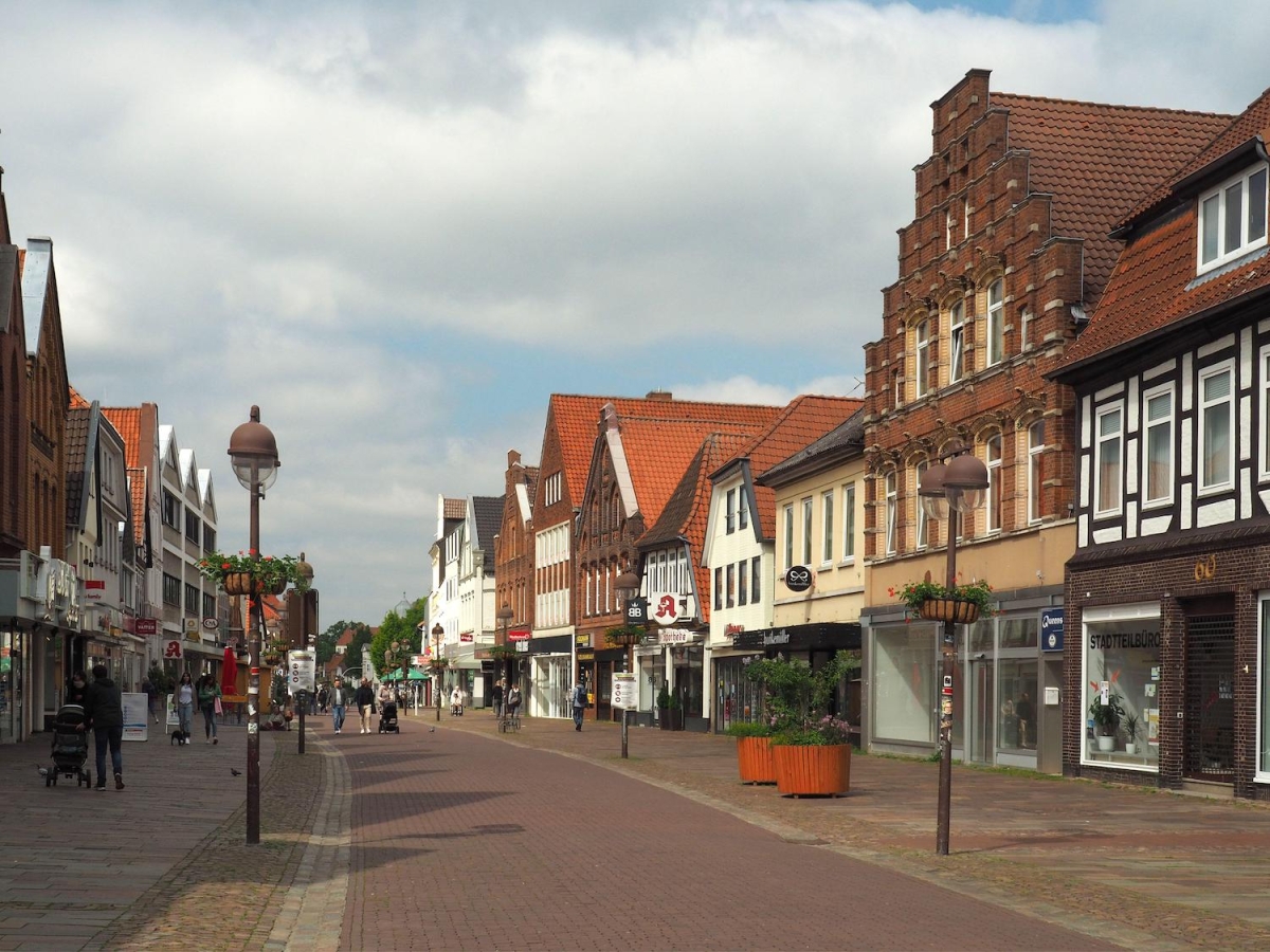 Detektei in Nienburg/Weser im Einsatz seit 1995 mit Detektiven in Festanstellung - keine Subunternehmer!